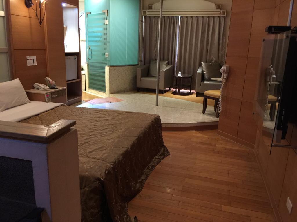 Changsing Business Motel Tainan Exterior foto