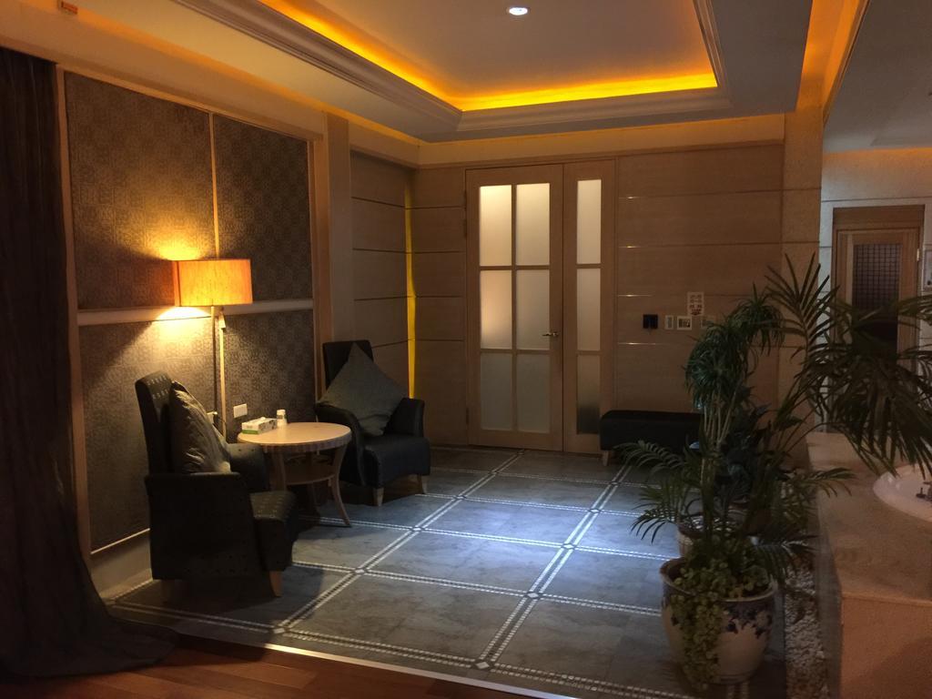 Changsing Business Motel Tainan Exterior foto