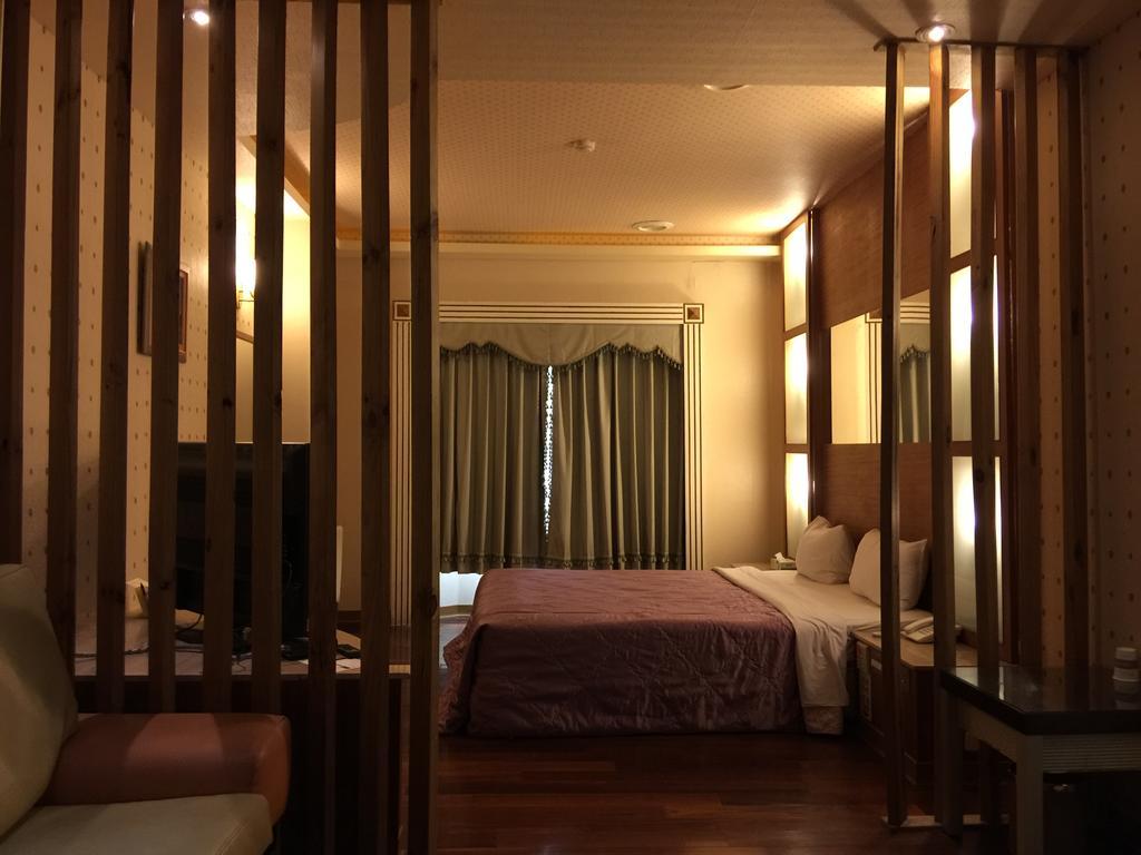 Changsing Business Motel Tainan Exterior foto